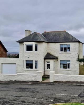 High Road, Stevenston, 15 minutes drive to Troon
