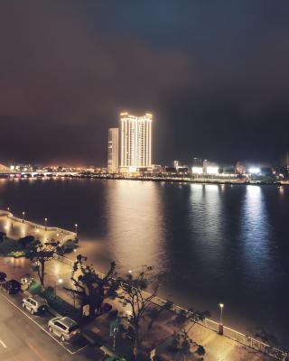 Hoang Linh Riverside Hotel Danang