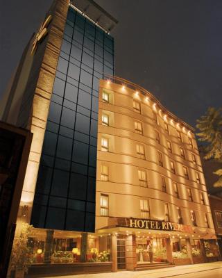 索蘭斯里維埃拉酒店