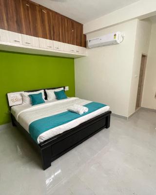 Sun Home Stays - Spacious Rooms - New Property - Pleasant Location