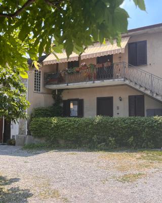 Il Cortile Como Single & Double Room in apartment NO HOTEL