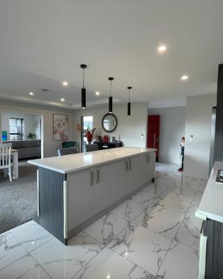 Luxury 4 Bedroom Family Retreat