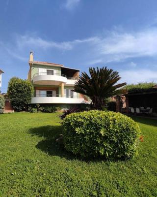 Villa in Skafidia overlooking the Ionian Sea