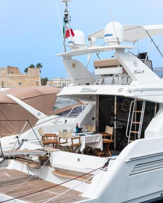 "ULTIMA" love boat