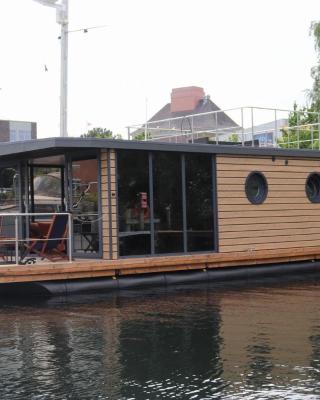 Houseboat Leni Flensburg