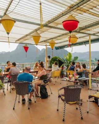 Phong Nha Jasmine Hostel & Roof Top Bar