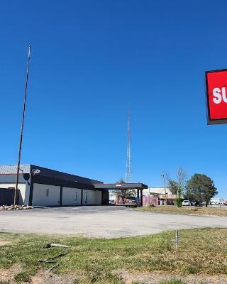 Super 7 Inn