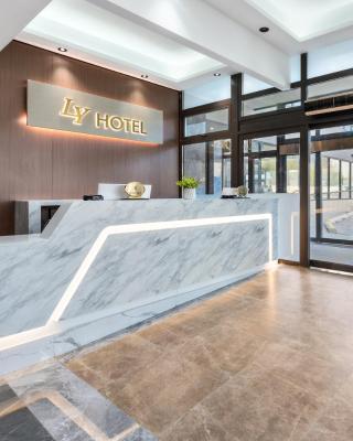Ly New York Hotel