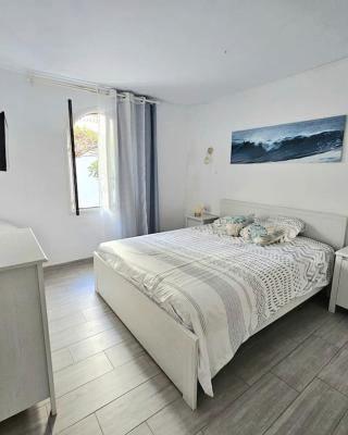 Apartamento con piscina a 500m de la playa