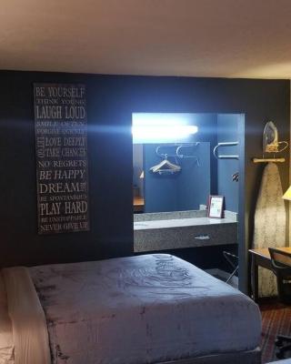 osu 2 Queen Beds Hotel Room 117 Wi-Fi