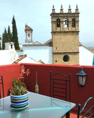 Typical Andalusian house in the center of Ronda / Casa típica andaluza en el centro de Ronda.