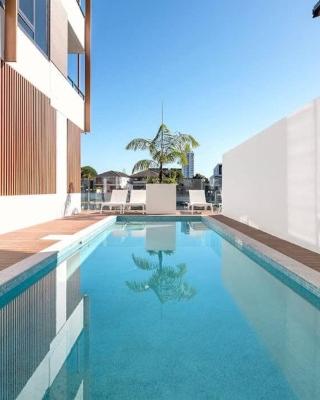 Surf's Up Stunning Paradise Apartment Serenity