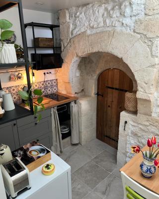 Cosy apartment with swimming pool near Aubeterre