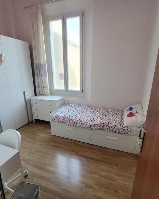 Bedroom and Loft(Soppalco) for rent in via Belle Arti