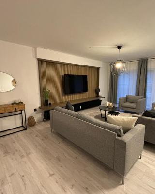 140qm - 4 rooms - free parking - MalliBase Apartments