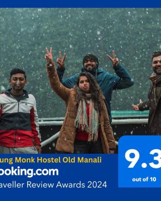 Young Monk Hostel & Cafe Old Manali