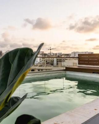 Luxurious & Stylish Penthouse with Private Pool