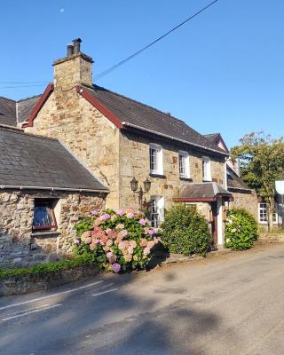 Trewern Arms Hotel