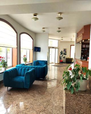 Hotel Avion
