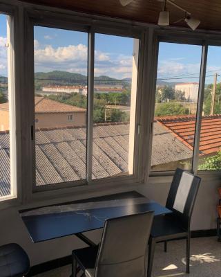 Chambre privée dans Maison d'hotes 10 minutes à pied de la gare et du centre