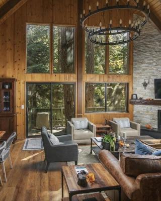 Treetop Cabin, Modern Luxe, 1700 sqft, Deck, View, Dogs, In Village, AC