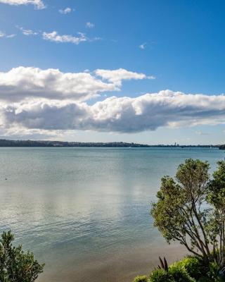 Harbour View - Westmere Holiday Apartment