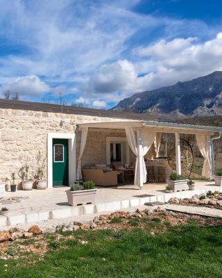 Stone House With Jacuzzi "DINARA"