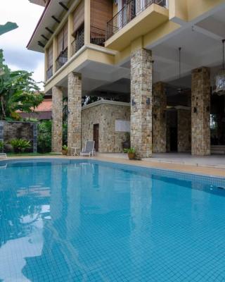 A Generous & Cozy 5BR Home in Ampang, FREE Parking