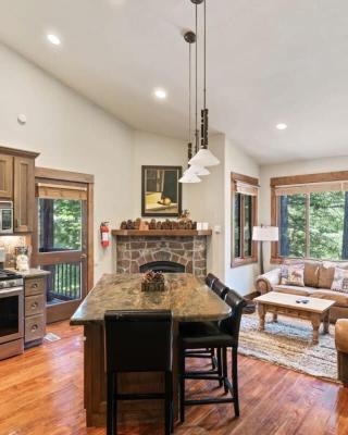Northstar Ski in Ski out 2BR Condo