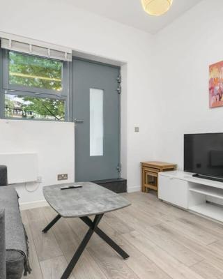 Modern 1 Bedroom Apartment in Central Woking