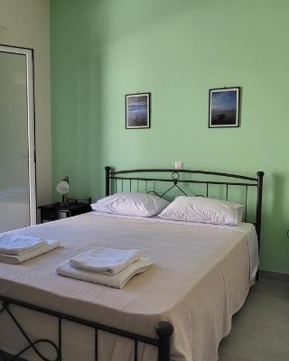 Stamatis House - In the center of Lakka Paxos