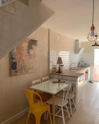 CASA CON TERRAZA, BARBACOA y WIFI PARA 7 PERSONAS
