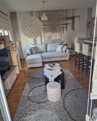 Apartment Lux Lomina