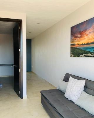 New Modern Condo with Air-condition
