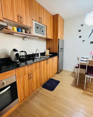 The Elevated Abode - ComfyCosy 1-br at The Loop