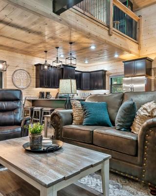New Luxury Vacation Home Cabin in Smoky Gatlinburg - Theater Room