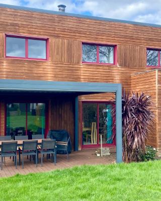 Maison 180m2, jardin clos, 2 terrasses, 5 mn Dinan