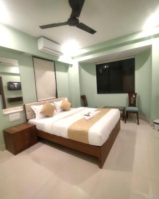 Everest Stays Rooms and Dormitory