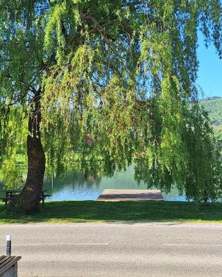 Apartment Sabljaci by the Lake