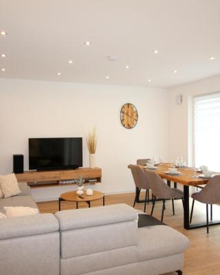 Apartment mit voll ausgestatetter Küche, Badewanne, Balkon, Parkplatz vor dem Haus, ruhig gelegen, ADA4