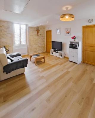 Logement cosy parking privé situé au cœur du village