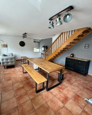 Maison aux pieds du circuit de Mirecourt