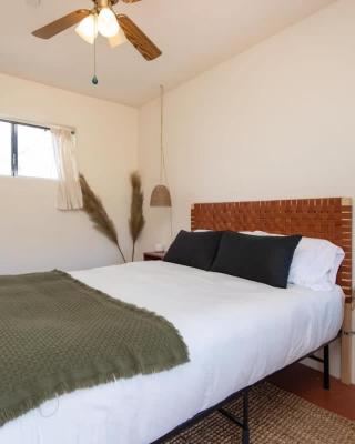 Renovated Lodge - Room 1 with pool access