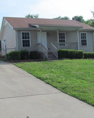 Beautiful cul-de-sac home!!! with a FENCED IN YARD!