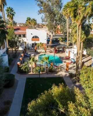 32- Modern Casa Grande Paradise heated pool condo