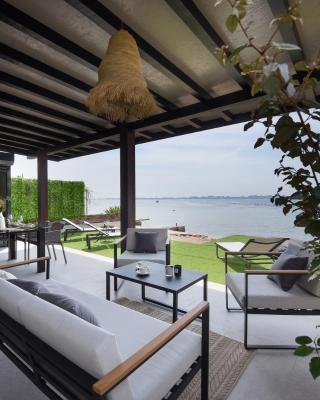 NEW Luxury Feel Good House by the Sea