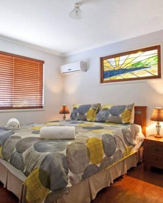 On Agnes Time - Large, 3-Bedroom, Coastal Home in Central Agnes Water, Short Walk to Stunning Main Beach