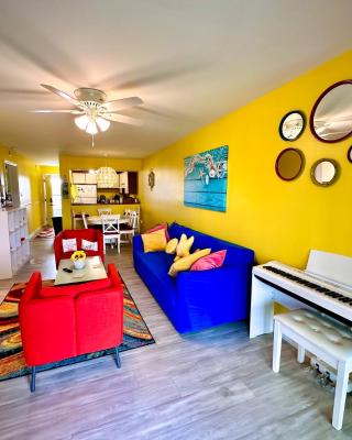 Modern Beachside Bliss: 2 Bed/2 Bath Condo Haven