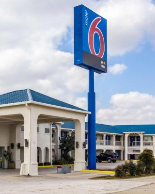 Motel 6 Seguin TX