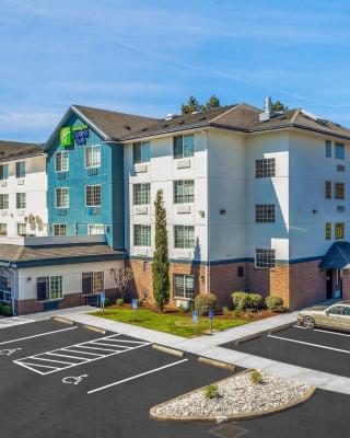 Holiday Inn Express Hotel & Suites Portland - Jantzen Beach, an IHG Hotel